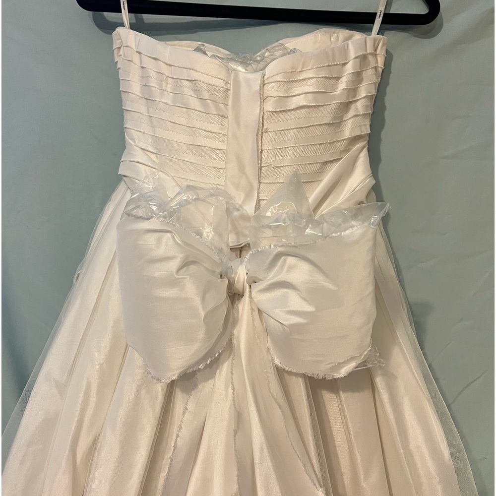 WHITE by VERA WANG WEDDING GOWN